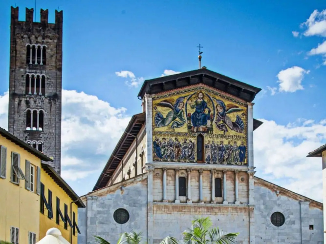 Apartment in Lucca Near Piazza Napoleone