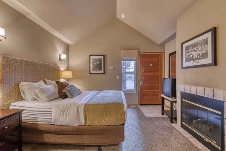 Deluxe Double Basement room