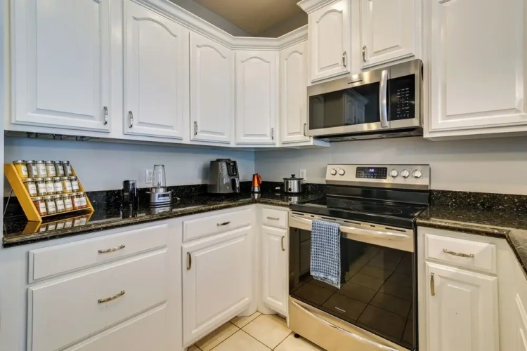 2 Bedrooms Apartment