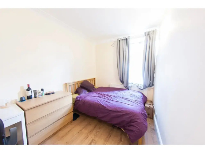 Spacious & Quiet 4BR Flat for 8 in Hampstead