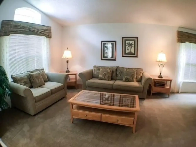 4 Bedrooms Cottage