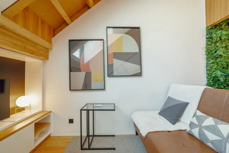 Elegant Downtown Apartment by Vacationy