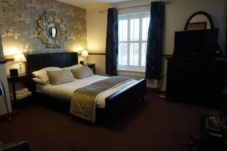 Lakeside Guest House