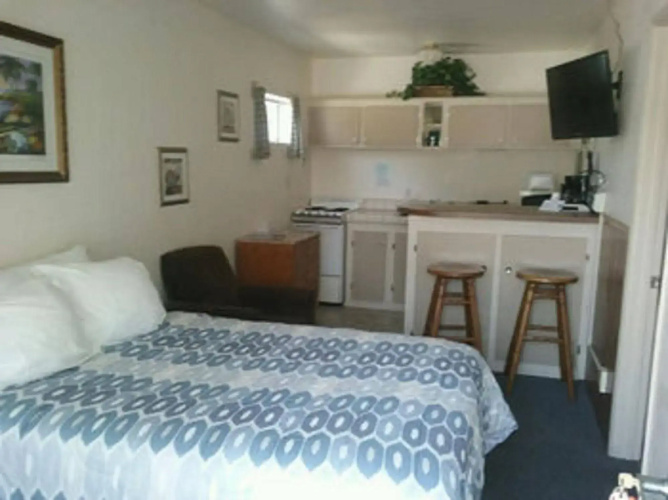 Bishop Village Motel