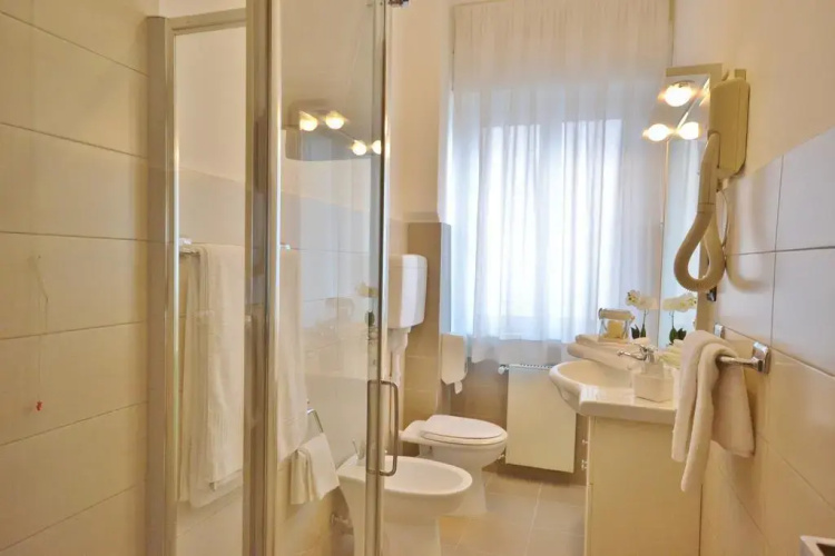 Gold Hotel