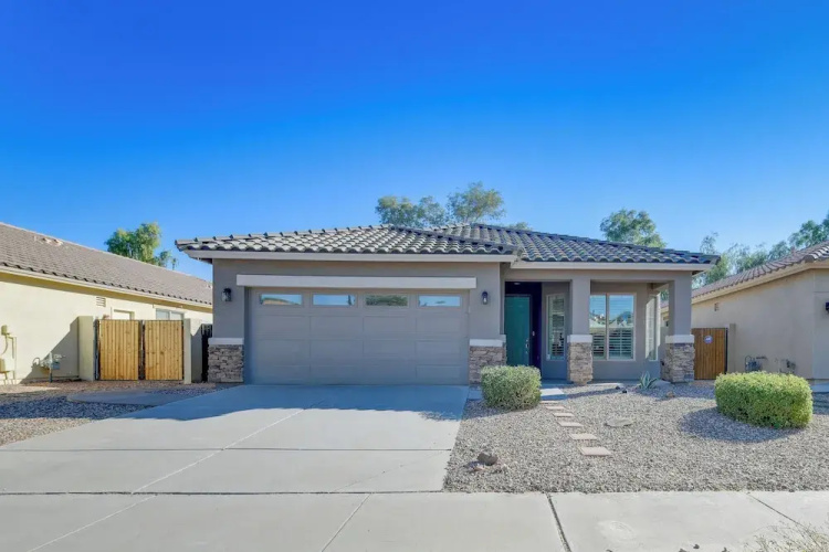 Putting Green & Fenced Yard: Charming Gilbert Home