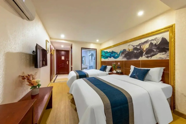 Double Suite