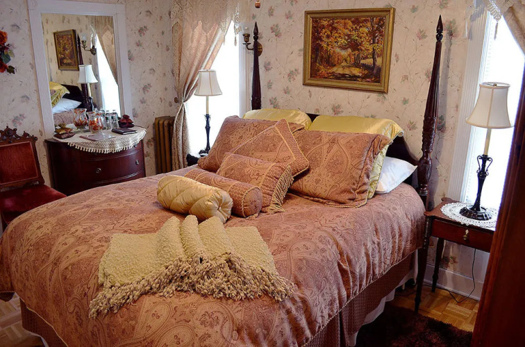 Seasons on Main Bed and Breakfast