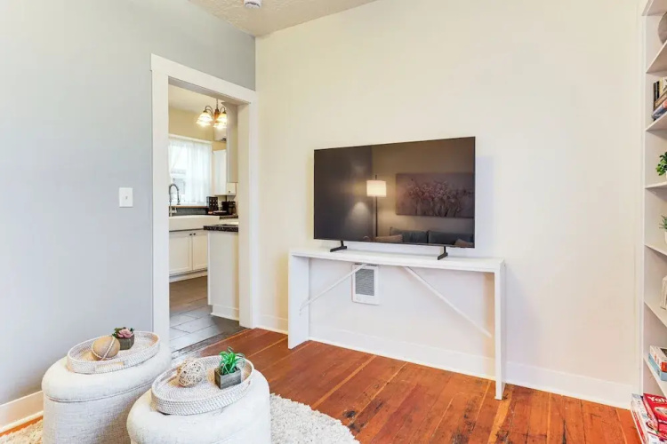Walkable Location: Quaint Cottage in Forest Grove!