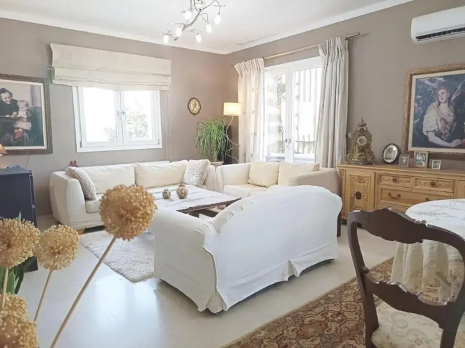 3 Bedrooms Apartment
