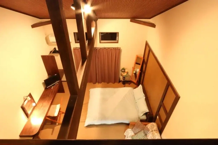 Economy room