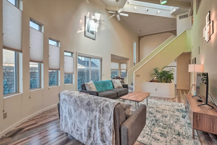 2 Bedrooms Apartment