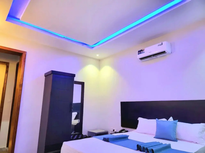 Velmont Hotel