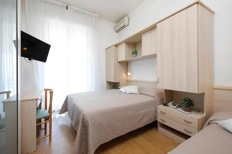Standard Triple room with balcony