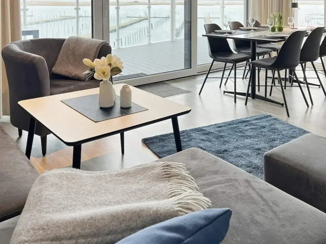 Spacious Coastal Apartment, Wendtorf