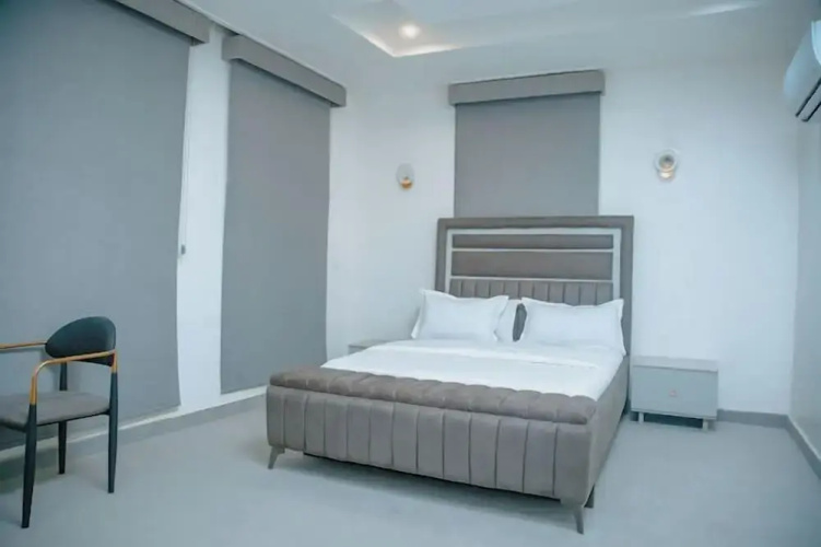 Sakasa Hotel and Suites