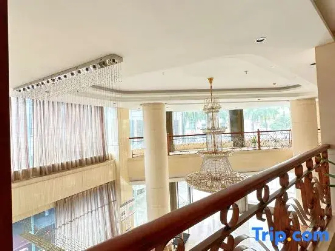 Hehe Jewelry Hot Spring Hotel Ruili