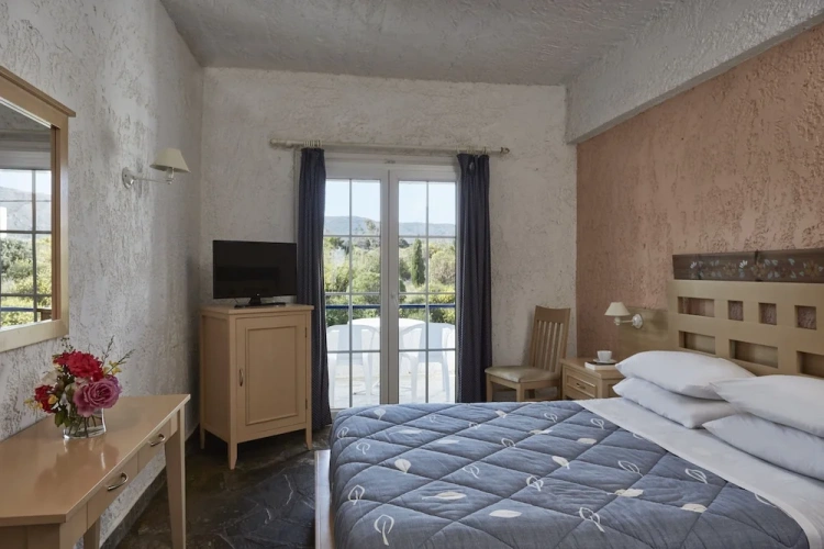 Standard Double room with balcony and with mountain view