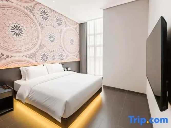 Standard Double room with city view