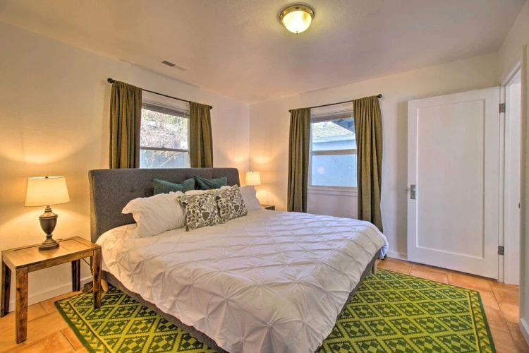 2 Bedrooms Cottage