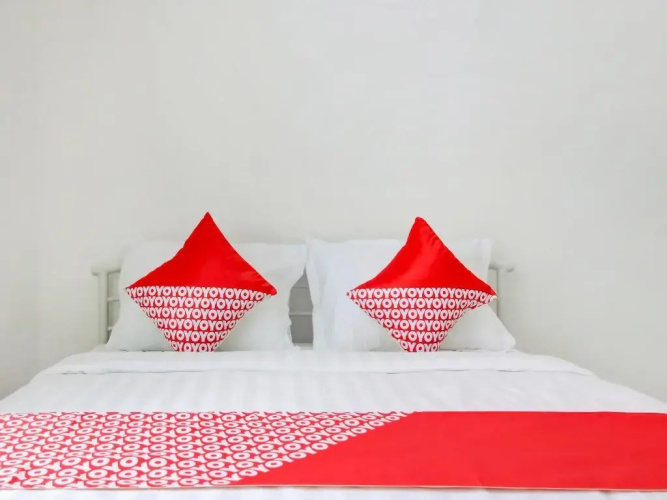 OYO 3512 Golden White House