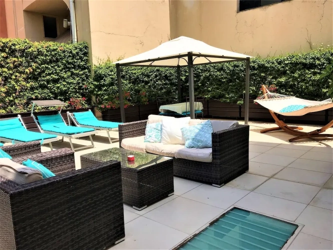 Standard Quadruple Family room