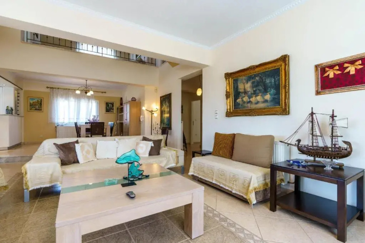 Charming Luxury Villa for 16 People