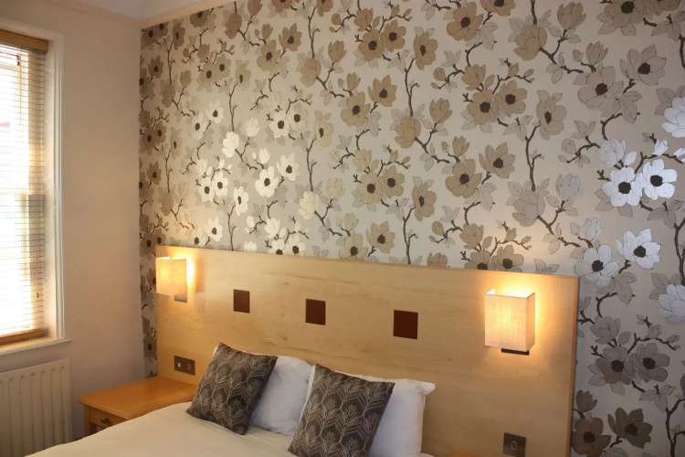 The Warwick Arms Hotel