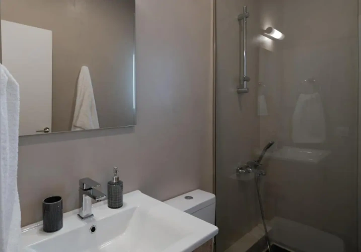 2 Bedrooms Apartment