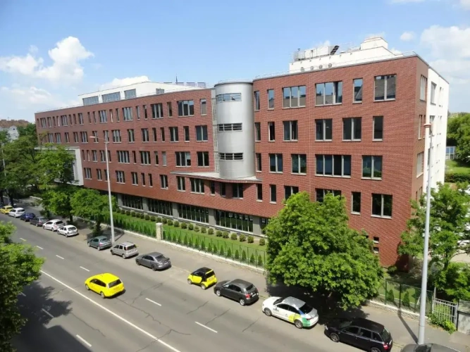 3 Bedrooms Apartment