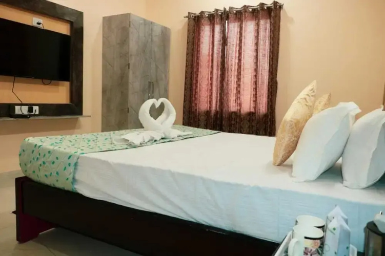 Hotel Chotiwala – 10 Mins from Kashi Vishwanath Temple