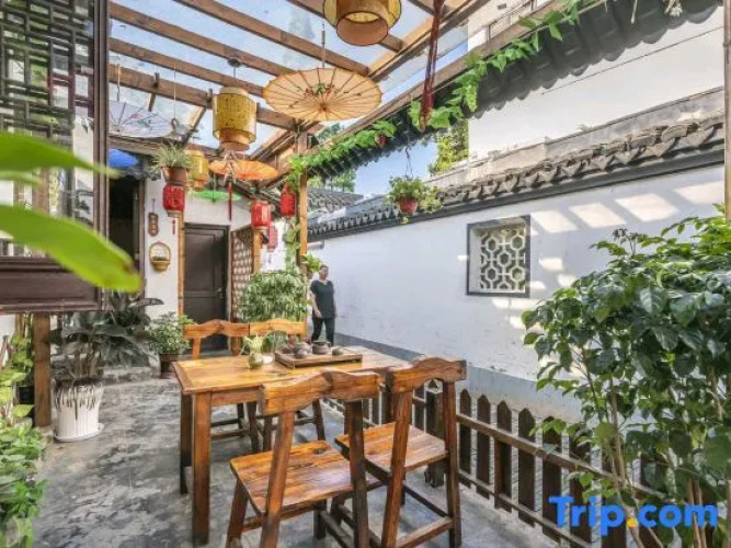 Qinde Inn · Jingxian Yaju