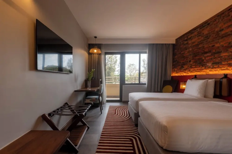 Standard Twin room with balcony