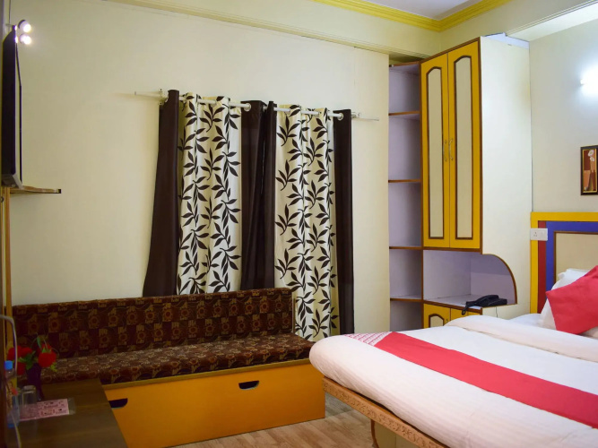 OYO Rooms Mall Road View