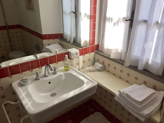 B&B H.M.