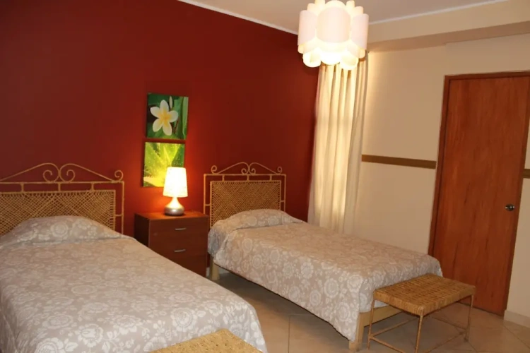 Standard Triple room