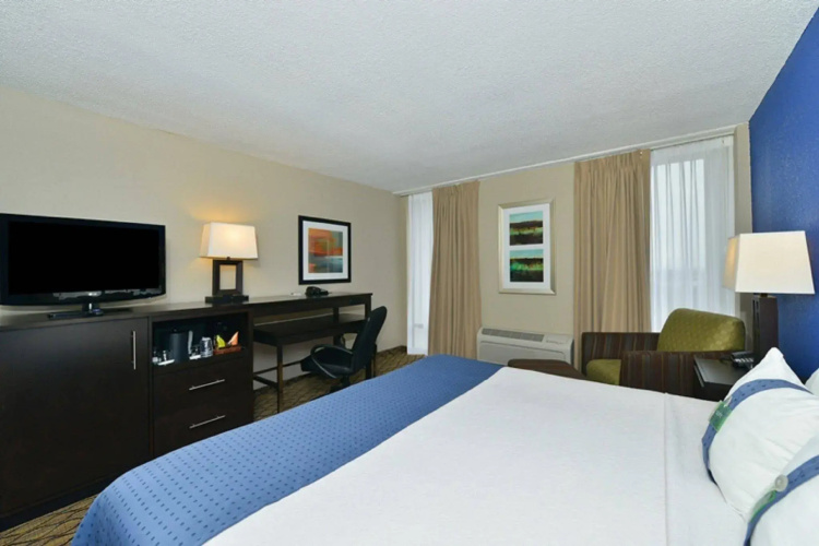 DoubleTree by Hilton Raleigh Midtown