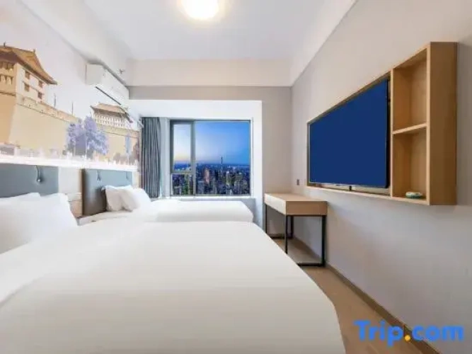 Standard Double room with city view