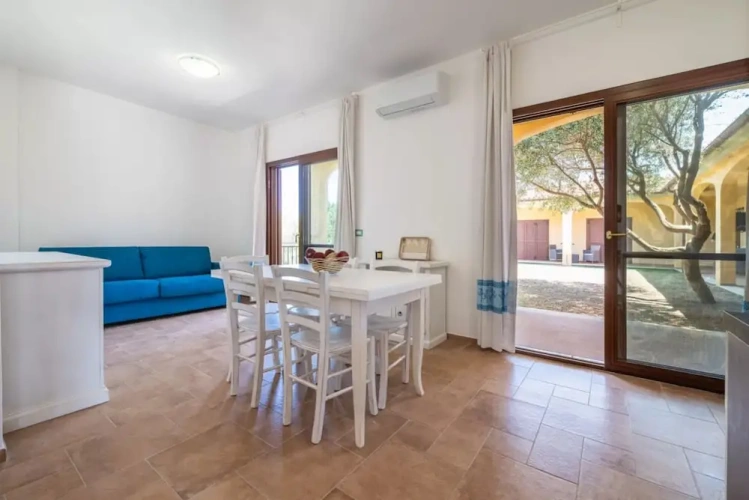 2 Bedrooms Apartment