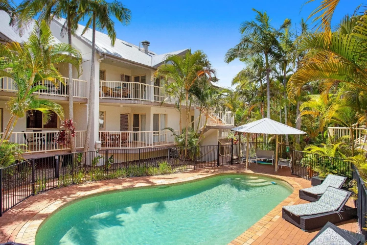 3 Bedrooms Sextuple Apartment