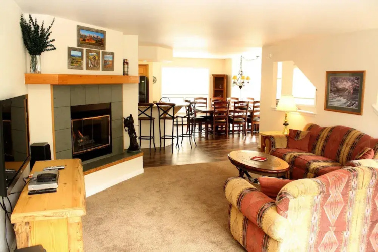 Pinecreek #I - 3 BR
