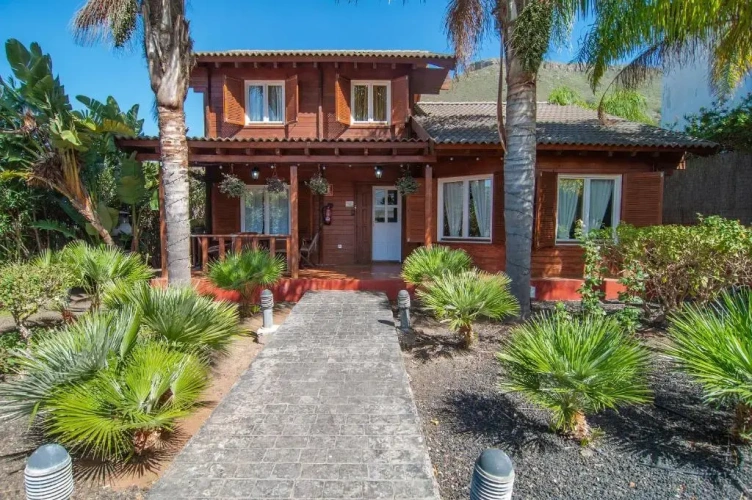 3 Bedrooms Double Cottage