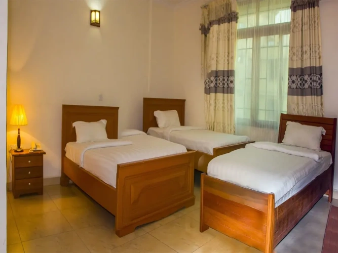 Standard Triple room