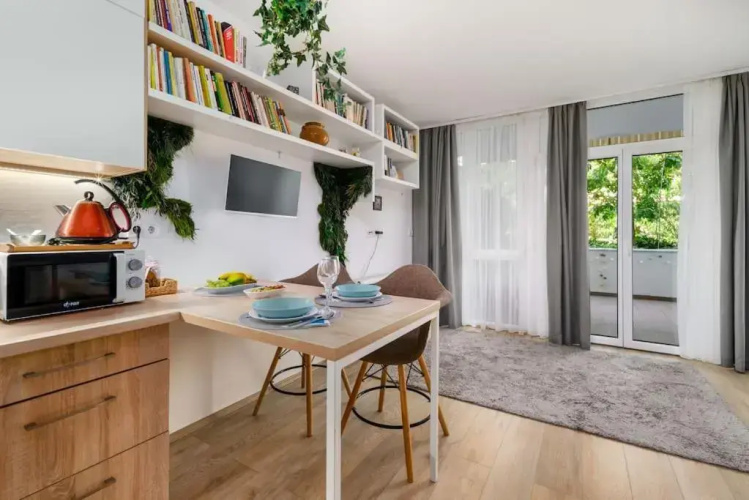Designer City Studio w/XL balcony