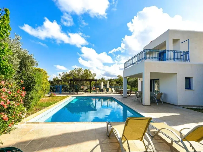 3 Bedrooms Villa