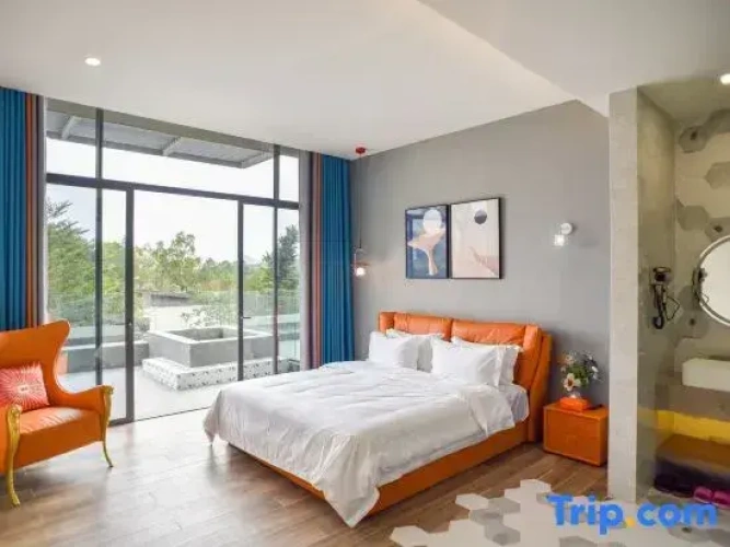 6 Bedrooms Luxury Family room