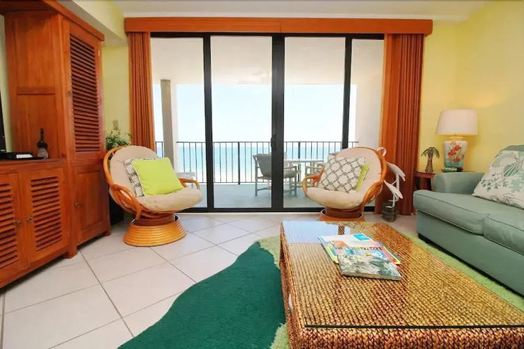 Windrift 410w 2 Bedroom Condo by RedAwning