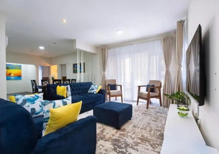 3 Bedrooms Apartment