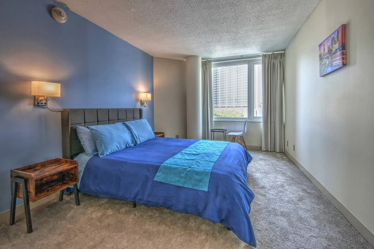 2 Bed with Work From Anywhere Office & Fast Wifi!