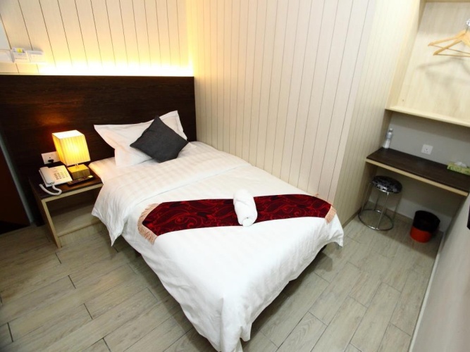 Standard Double room with city view